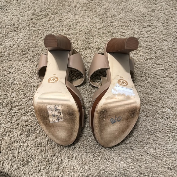 Michael Kors women’s platform heels - Picture 5 of 5